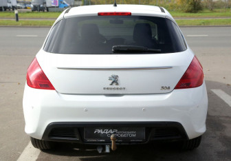 Подержанный автомобиль Peugeot 308 Hatchback 2011 года (5 фото)