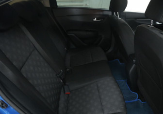 Подержанный автомобиль Kia Rio Sedan 2017 года (11 фото)