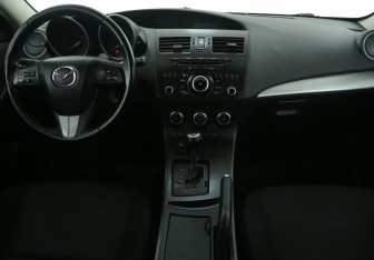 Подержанный автомобиль Mazda 3 Sedan 2012 года (12 фото)