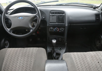 Подержанный автомобиль LADA (ВАЗ) 2111 2005 года (12 фото)