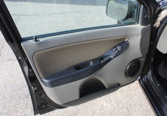 Подержанный автомобиль LADA (ВАЗ) Kalina Hatchback 2012 года (9 фото)