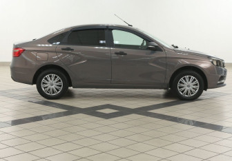 Подержанный автомобиль LADA (ВАЗ) Vesta Sedan 2019 года (5 фото)
