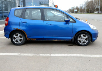 Подержанный автомобиль Honda Jazz 2008 года (7 фото)