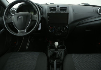 Подержанный автомобиль LADA (ВАЗ) Kalina Hatchback 2016 года (12 фото)