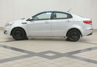 Подержанный автомобиль Kia Rio Sedan 2015 года (7 фото)