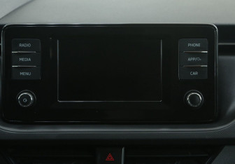 Подержанный автомобиль Skoda Rapid Liftback 2020 года (13 фото)