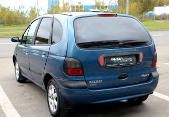 Подержанный автомобиль Renault Scenic 1999 года (4 фото)