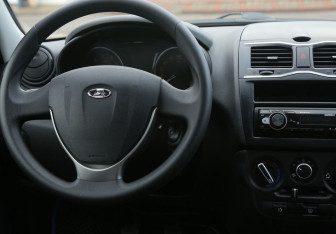 Подержанный автомобиль LADA (ВАЗ) Granta Sedan 2023 года (14 фото)