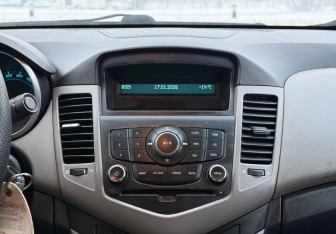 Подержанный автомобиль Chevrolet Cruze Sedan 2011 года (11 фото)