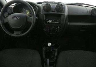 Подержанный автомобиль LADA (ВАЗ) Granta Sedan 2012 года (12 фото)