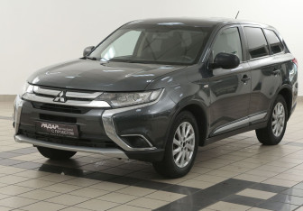 Подержанный автомобиль Mitsubishi Outlander 2015 года (8 фото)