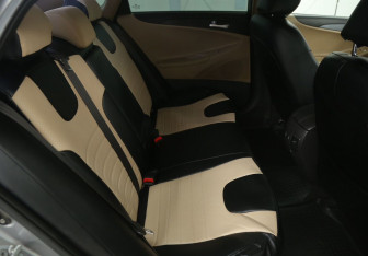 Подержанный автомобиль Hyundai Sonata 2010 года (11 фото)
