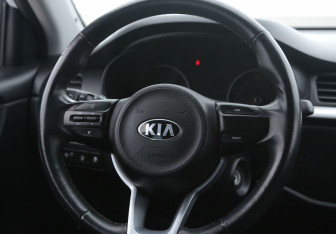 Подержанный автомобиль Kia Rio Hatchback 2020 года (28 фото)