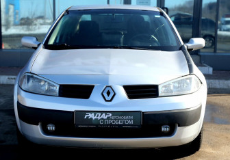 Подержанный автомобиль Renault Megane Sedan 2005 года (2 фото)