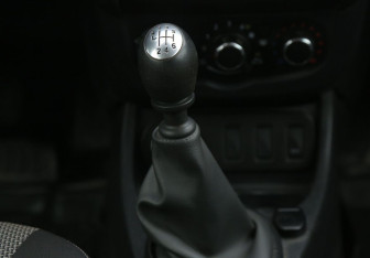 Подержанный автомобиль Renault Duster 2016 года (15 фото)