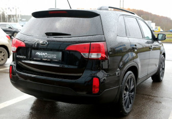 Подержанный автомобиль Kia Sorento 2012 года (6 фото)