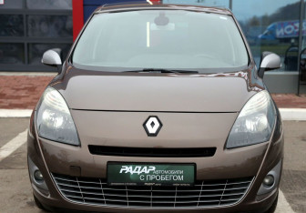 Подержанный автомобиль Renault Scenic 2010 года (2 фото)