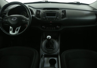Подержанный автомобиль Kia Sportage 2011 года (12 фото)