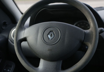 Подержанный автомобиль Renault Duster 2012 года (16 фото)