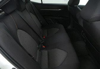 Подержанный автомобиль Toyota Camry Sedan 2018 года (11 фото)