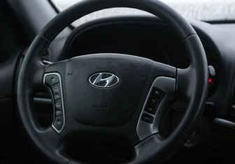 Подержанный автомобиль Hyundai Santa Fe 2011 года (16 фото)