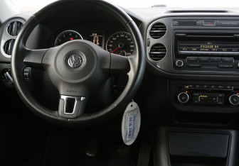 Подержанный автомобиль Volkswagen Tiguan 2012 года (15 фото)