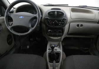 Подержанный автомобиль LADA (ВАЗ) Kalina Hatchback 2009 года (12 фото)