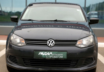 Подержанный автомобиль Volkswagen Polo Sedan 2011 года (2 фото)