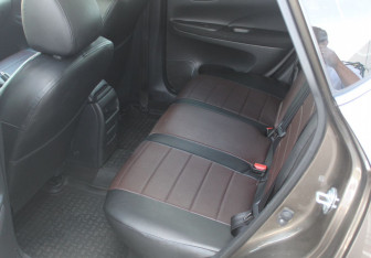 Подержанный автомобиль Nissan Tiida Hatchback 2015 года (12 фото)