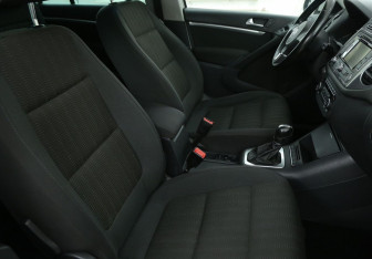 Подержанный автомобиль Volkswagen Tiguan 2012 года (10 фото)
