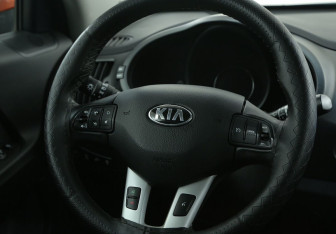 Подержанный автомобиль Kia Sportage 2013 года (16 фото)