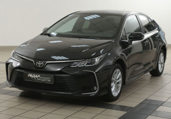 Подержанный автомобиль Toyota Corolla Sedan 2021 года (8 фото)