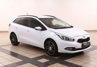 Подержанный автомобиль Kia Ceed Wagon 2014 года (1 фото)