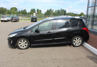 Подержанный автомобиль Peugeot 308 Wagon 2010 года (4 фото)