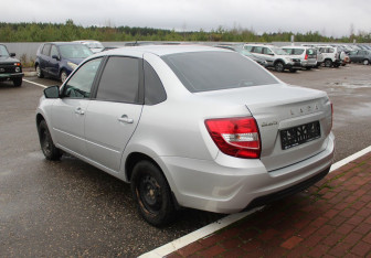 Подержанный автомобиль LADA (ВАЗ) Granta Sedan 2023 года (5 фото)