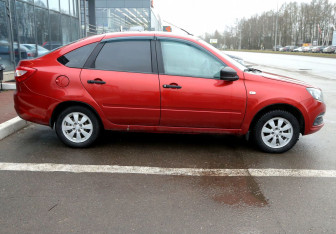 Подержанный автомобиль LADA (ВАЗ) Granta Liftback 2018 года (7 фото)