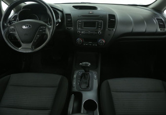 Подержанный автомобиль Kia Cerato Sedan 2015 года (12 фото)