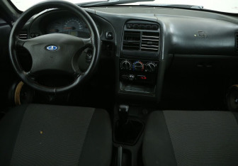 Подержанный автомобиль LADA (ВАЗ) 2112 2006 года (12 фото)