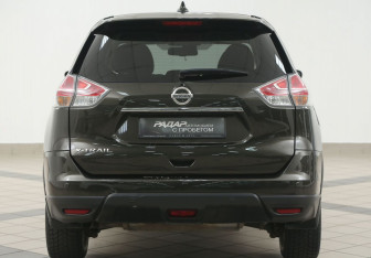 Подержанный автомобиль Nissan X-Trail 2018 года (3 фото)
