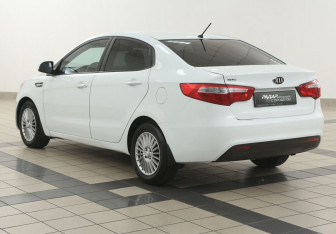 Подержанный автомобиль Kia Rio Sedan 2014 года (2 фото)