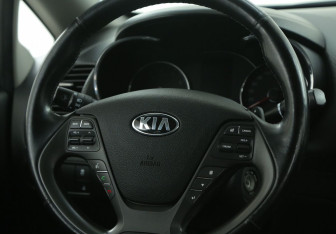 Подержанный автомобиль Kia Cerato Sedan 2015 года (17 фото)
