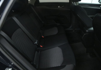 Подержанный автомобиль Kia K5 2020 года (15 фото)