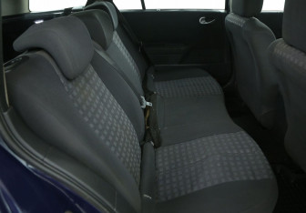 Подержанный автомобиль Renault Megane Wagon 2006 года (11 фото)