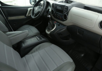 Подержанный автомобиль Citroen Berlingo 2013 года (9 фото)