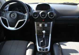 Подержанный автомобиль Opel Antara 2014 года (12 фото)