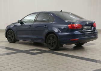 Подержанный автомобиль Volkswagen Jetta Sedan 2011 года (2 фото)