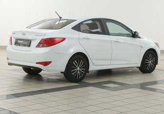 Подержанный автомобиль Hyundai Solaris Sedan 2014 года (4 фото)