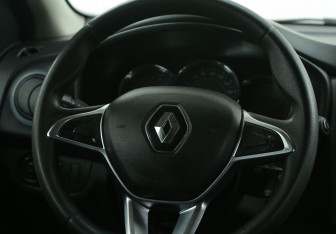 Подержанный автомобиль Renault Sandero 2020 года (16 фото)