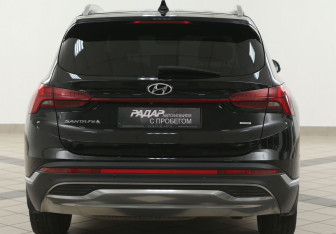 Подержанный автомобиль Hyundai Santa Fe 2021 года (3 фото)