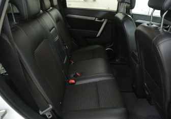 Подержанный автомобиль Chevrolet Captiva 2012 года (11 фото)